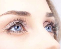 逆さまつ毛の人はまつエクすると目が小さく見える！！
